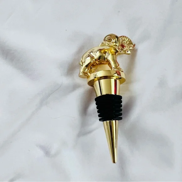 Lilly Pulitzer NEW IN PACKAGE Gold Metallic Critter Elephant Wine Stopper - Picture 3 of 5
